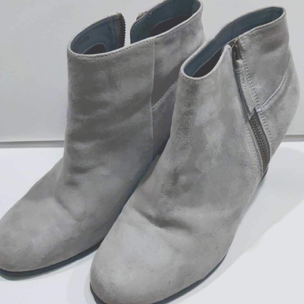 Cole Haan | Grey suede booties